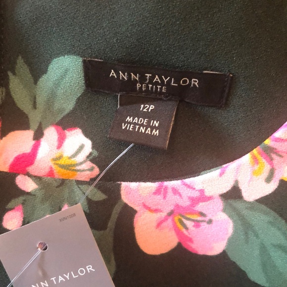 Ann Taylor petite Woodsy green floral shift dress - Picture 4 of 5